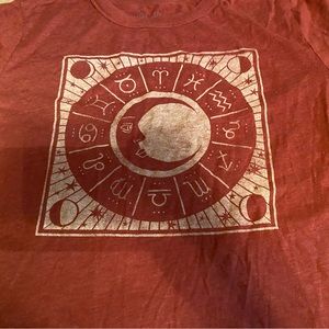 Zodiac Graphic Tee Women’s Red XL
